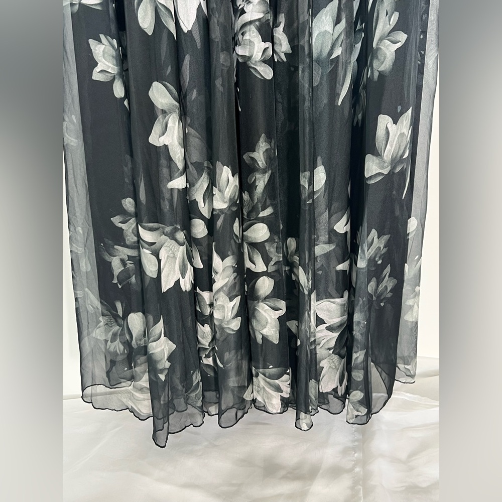 Afibi Black And White Floral Blossom Whimsigoth Long Skirt Size Large - Picture 3 of 8